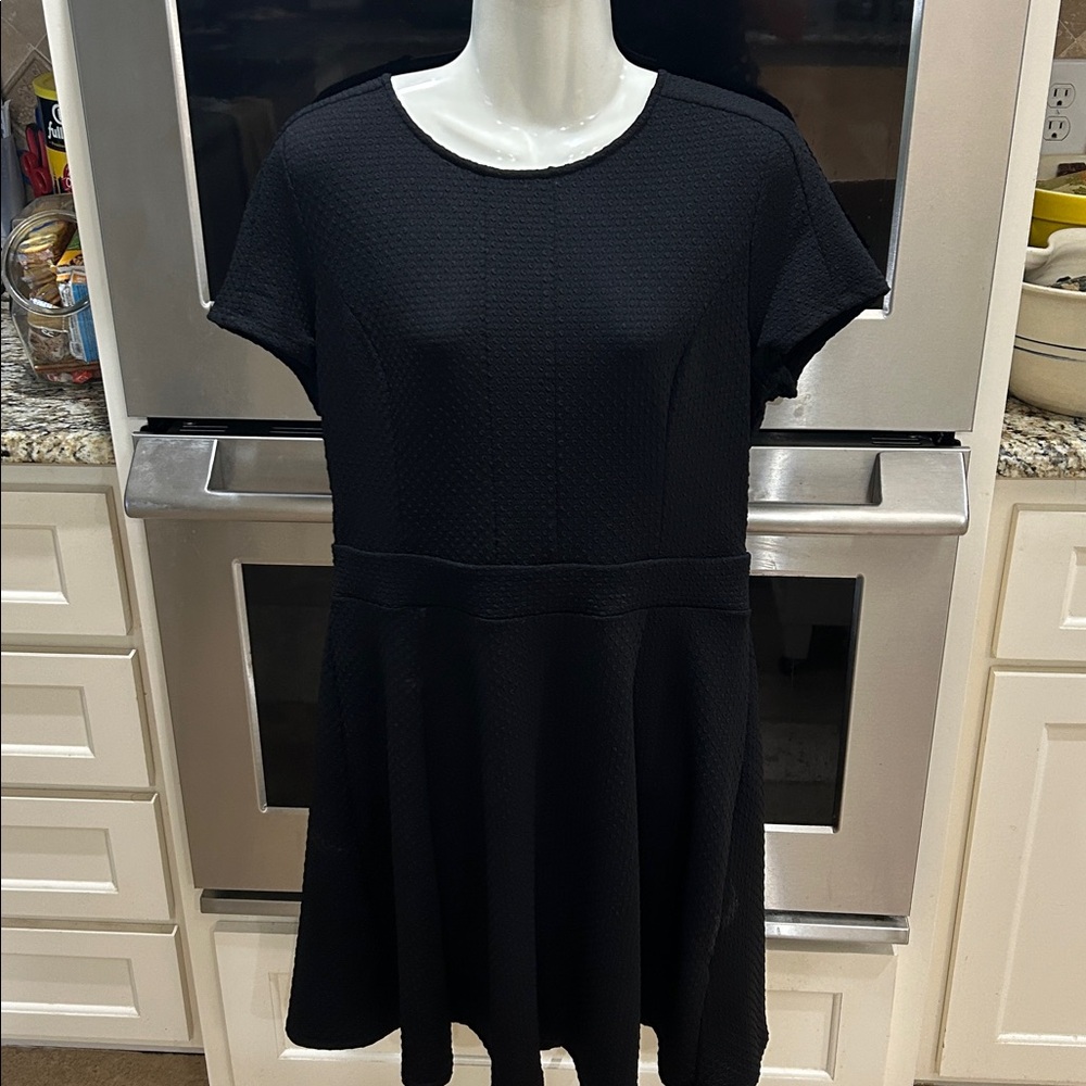 Elle Black Textured Dress